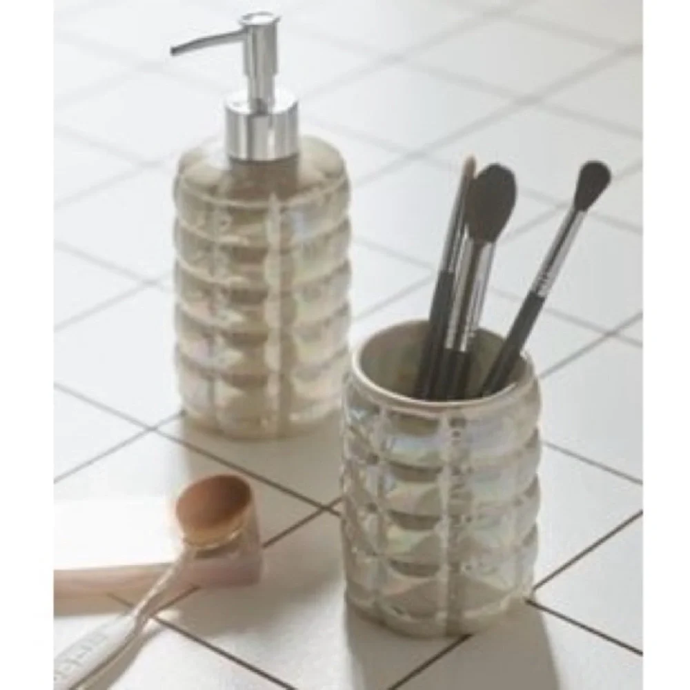 URBAN OUTFITTERS Puffy Tumbler